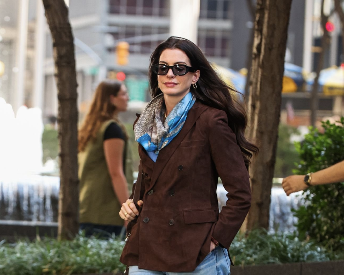 Deuxieme Classe BLUEBIRD BOULEVARDストール THE DEVIL WEARS PRADA II X SABINA SAVAGE – Sabina Savage