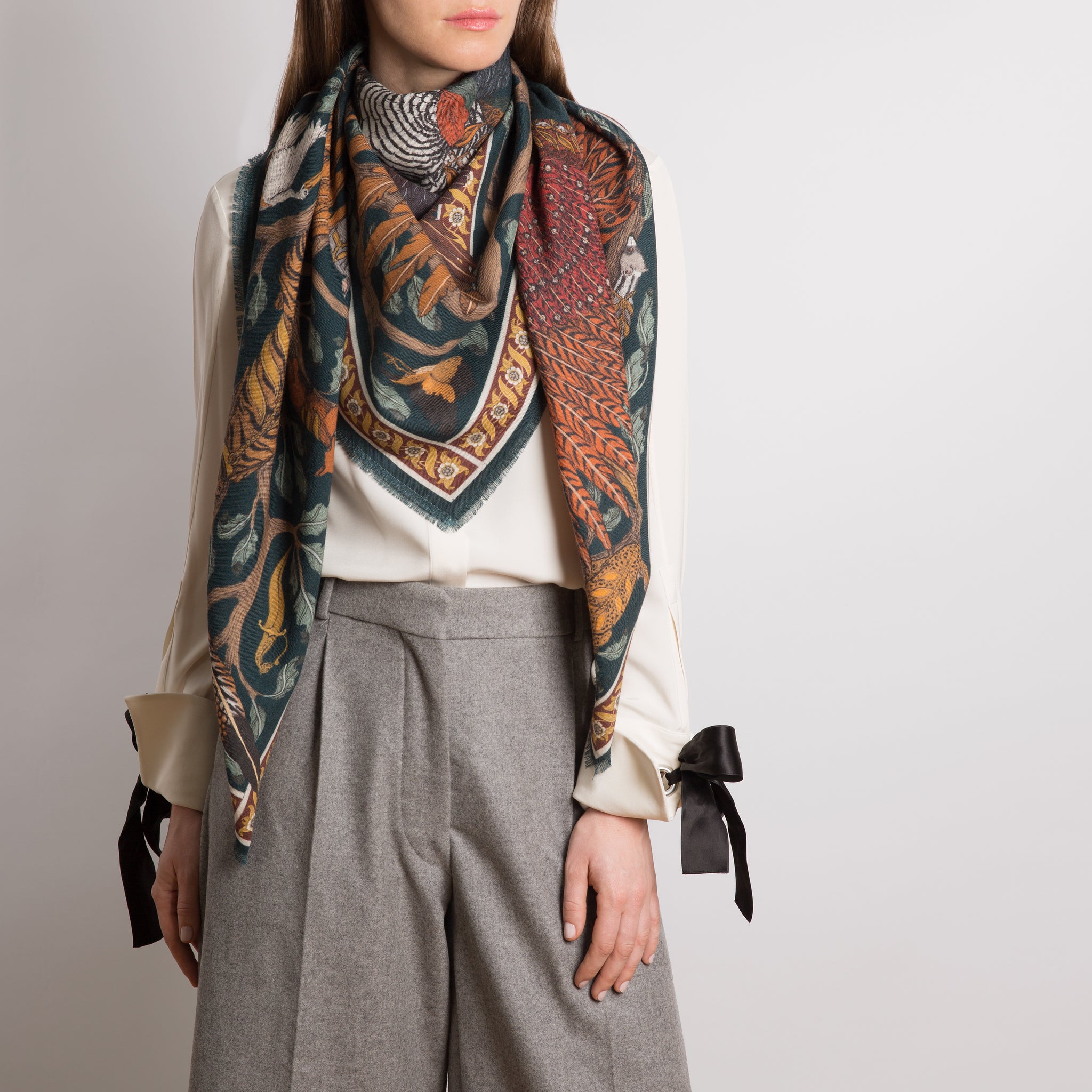 SALSATION サルセーション　SHAWL SALSATION サルセーション Shawl with Opening