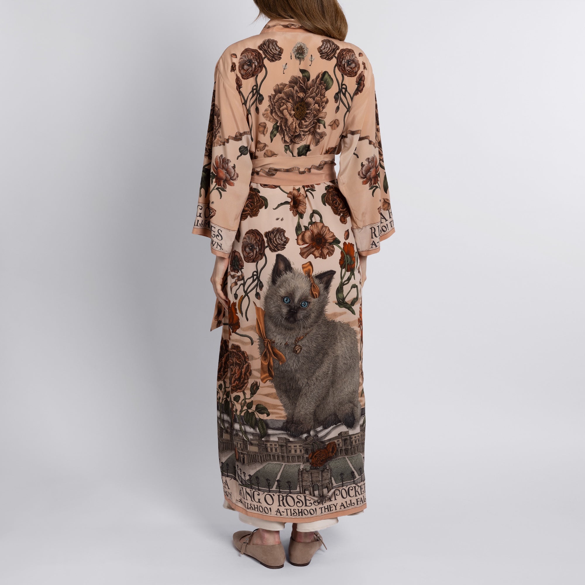 Ring a Ring o' Roses Loose Silk Robe – Sabina Savage