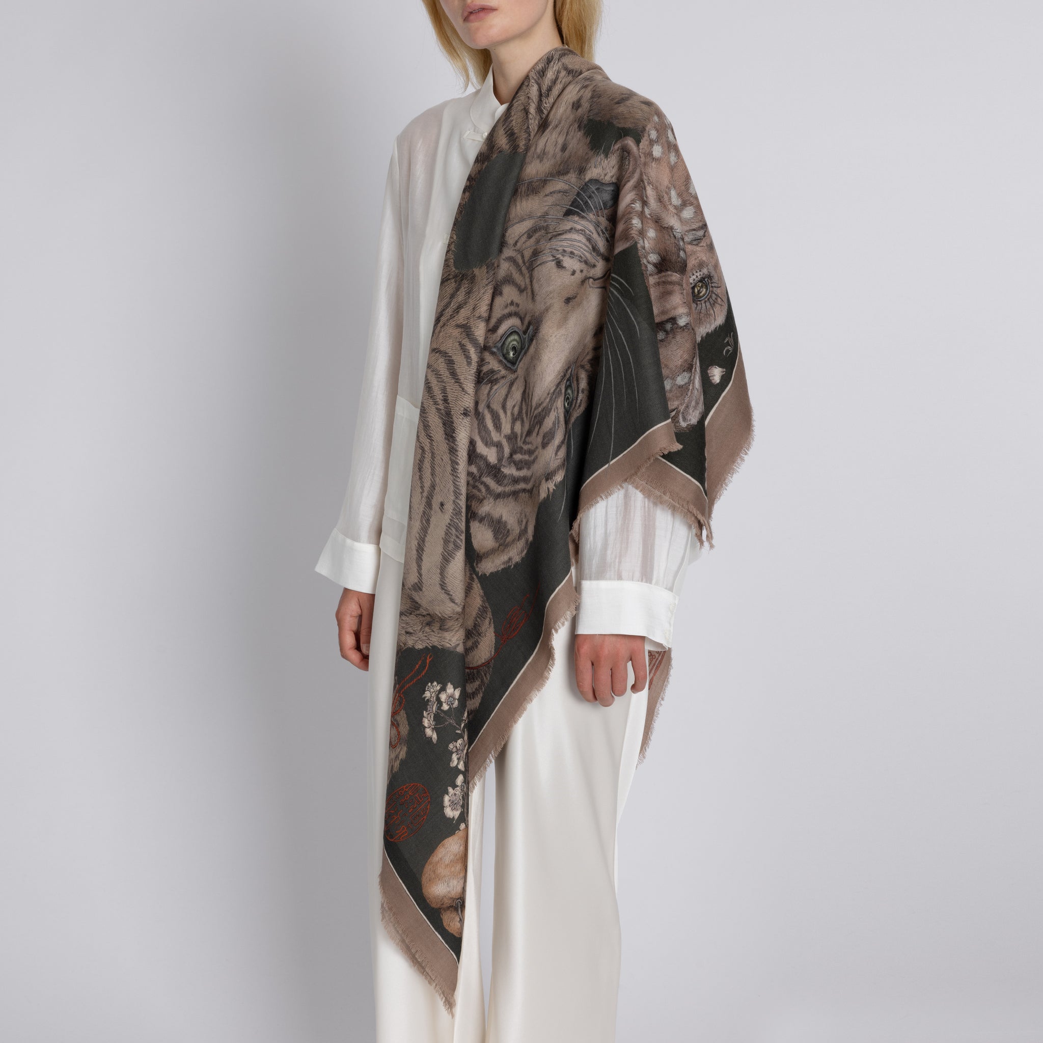 Zouyu, Cry The Deer Wool Silk Shawl 135 – Sabina Savage