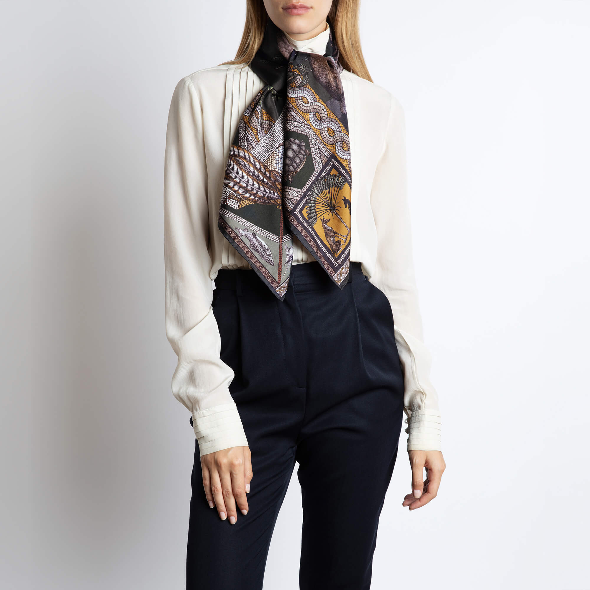 Louis Vuitton, cashmere scarf with leopard print - Unique Designer Pieces